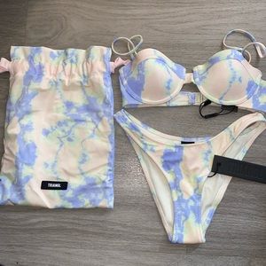 Triangl Tie Dye Set